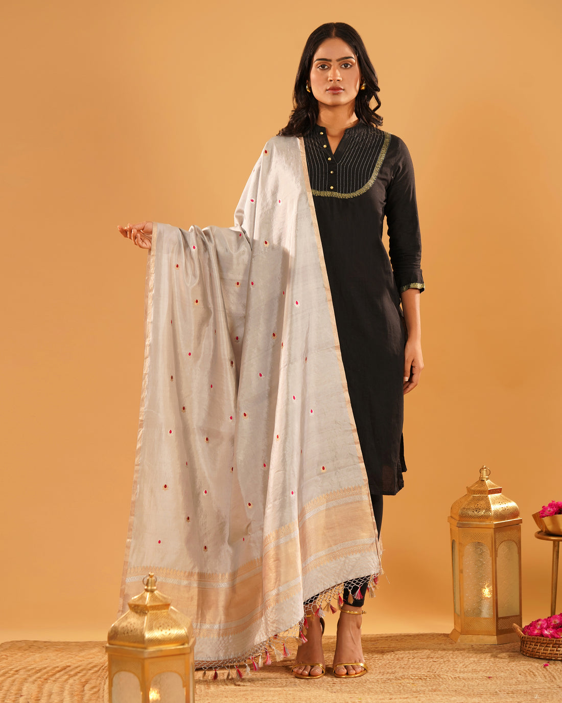 Chandni – Banarasi Pure Silk Dupatta in Silver Grey with Meenakari Buti