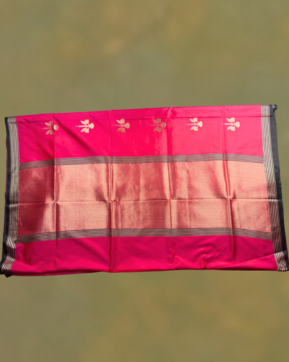 Gulrang gold pallu and black border detail