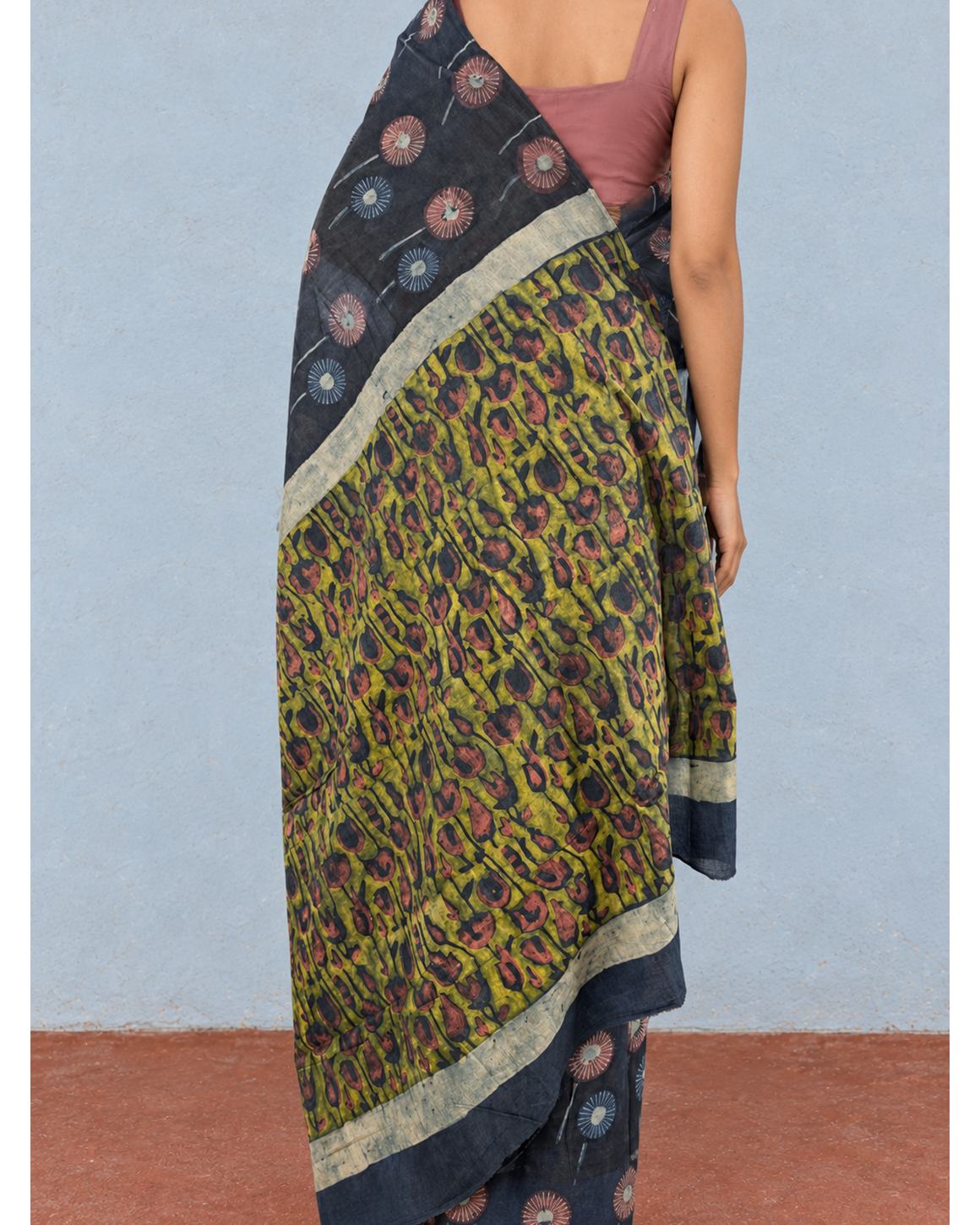 Saanjh charcoal floral Bagru cotton saree, contrasting pallu detail
