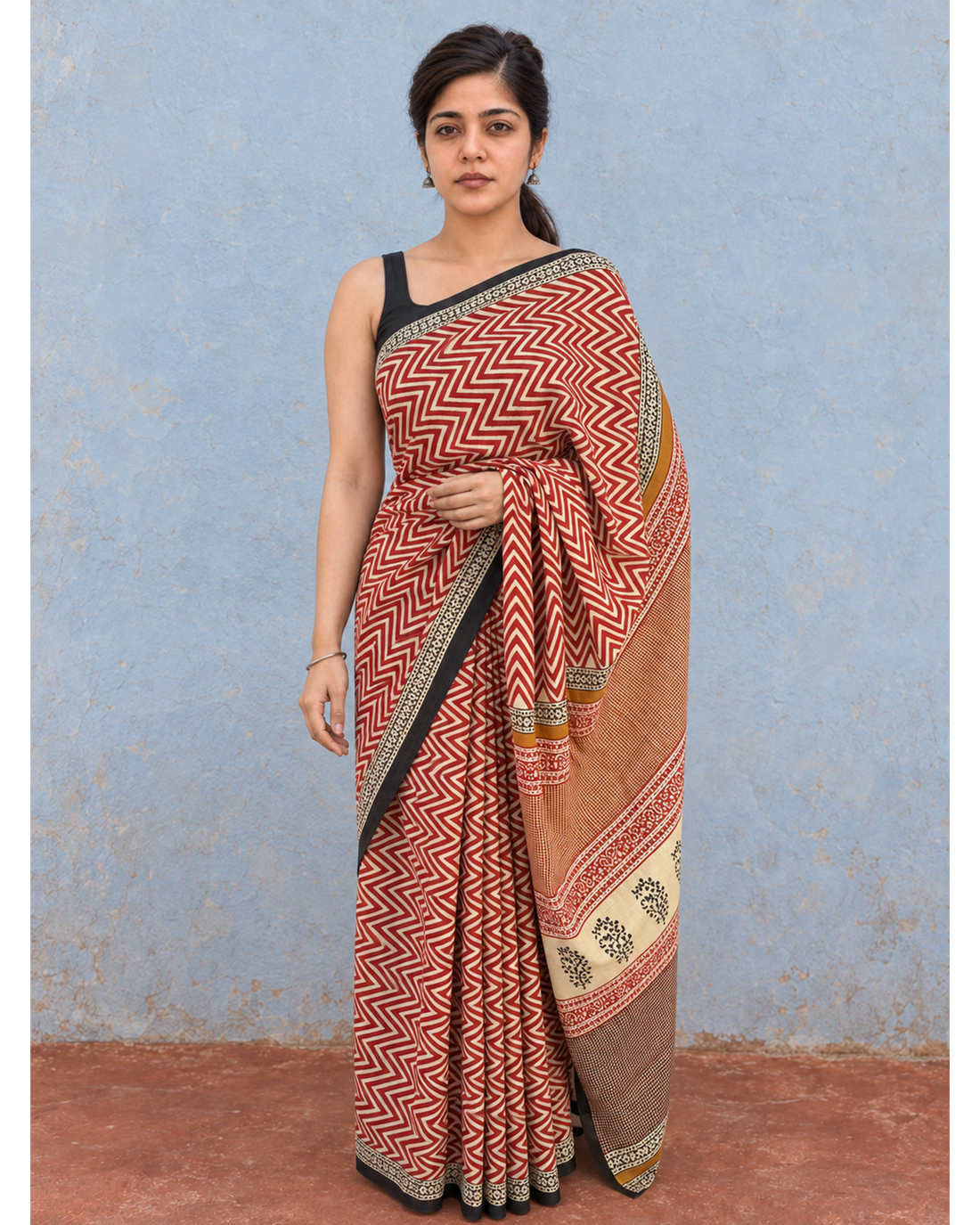 Tarang rust and cream zigzag mulmul saree, front